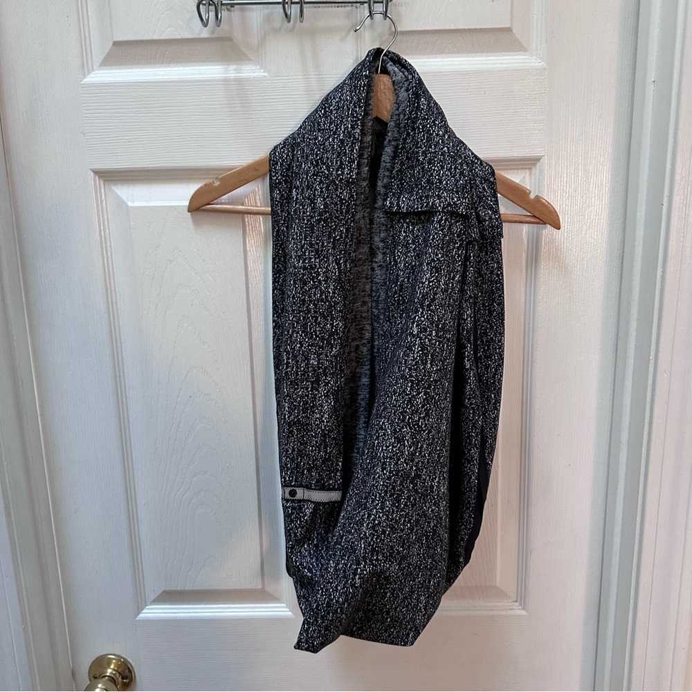 Lululemon Vinyasa Wrap Running Luon Jacquard Black White gray Black scarf - Picture 3 of 7